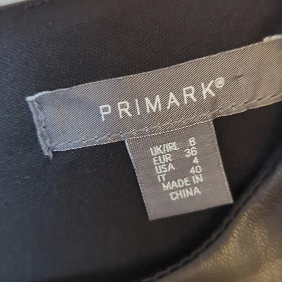 Elegant Black Sleeveless Faux Leather Dress - Picture 2 of 2